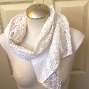 Ricki’s white lace scarf
